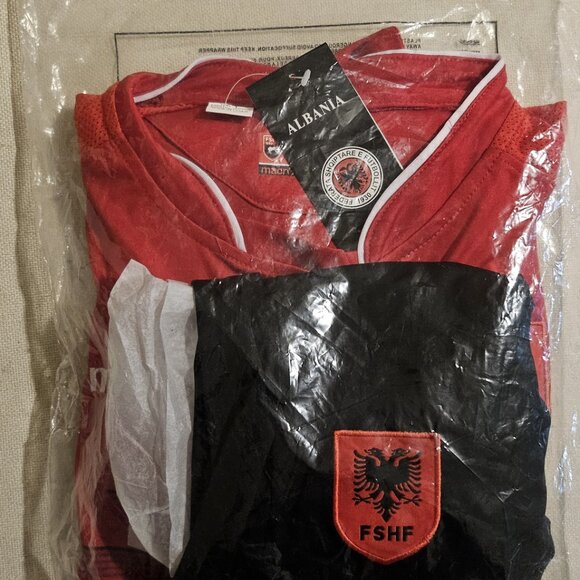 Macron Albania Youth Football Soccer Jersey & Shorts - Boys' Size 24 (M) - Picture 8 of 10